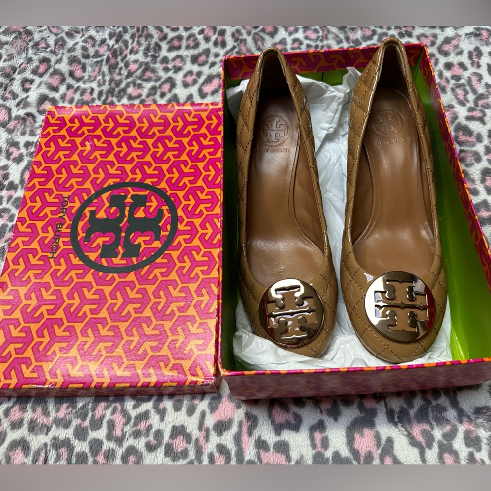 Tory Burch Camel quilted wedged leather shoes